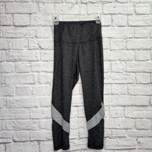 Yogalicious Womens Cropped Leggings Size XS Capri Yoga Pants Mesh Panel Gray
